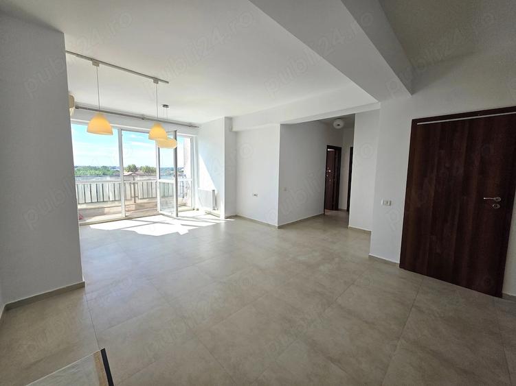 Apartament cu 3 camere semidecomandat în Prelungirea Ghencea