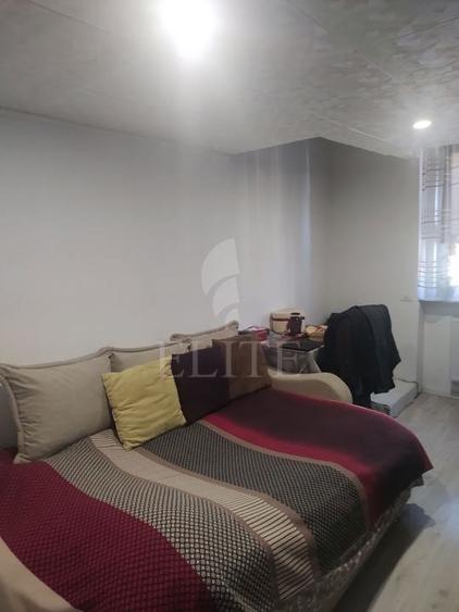 Apartament cu 2 camere semidecomandat, mobilat în Central
