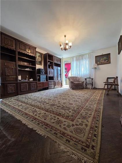Apartament cu 3 camere semidecomandat, mobilat în Domenii