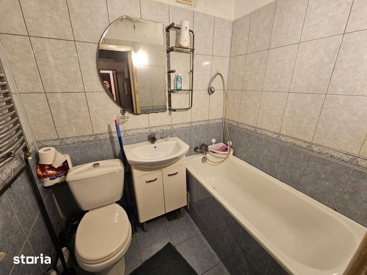 Apartament cu 3 camere semidecomandat în Militari