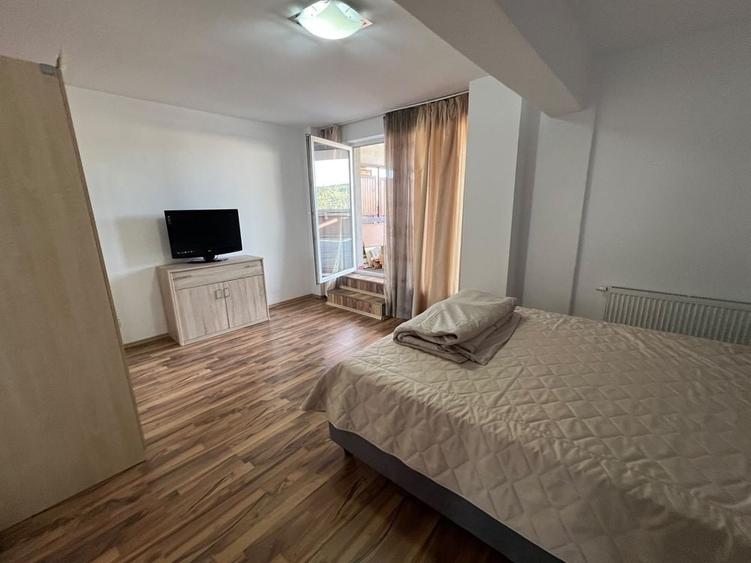 Apartament cu 3 camere decomandat în Tudor