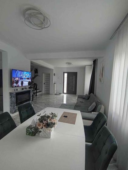 Casă cu 3 camere în Central