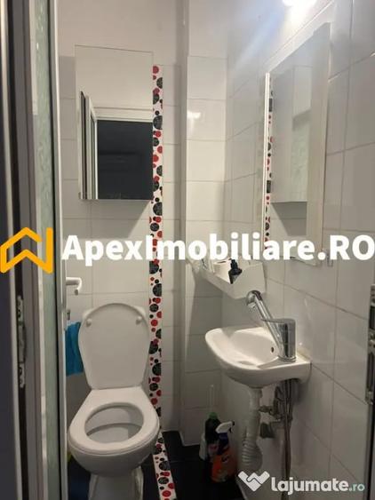 Apartament cu 3 camere semidecomandat în Ozana