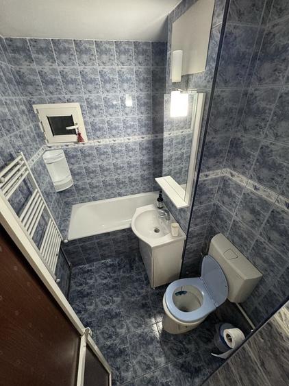 Apartament cu 2 camere semidecomandat în Rovine