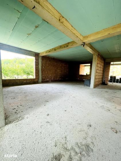 Casă cu 4 camere cu Teren 2776 Mp în Hidiș