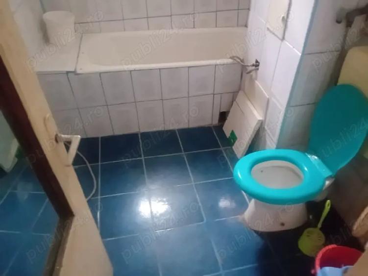 Apartament cu 3 camere decomandat în Precista