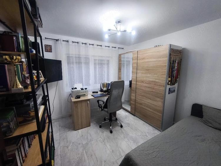 Apartament cu 3 camere semidecomandat în IAR