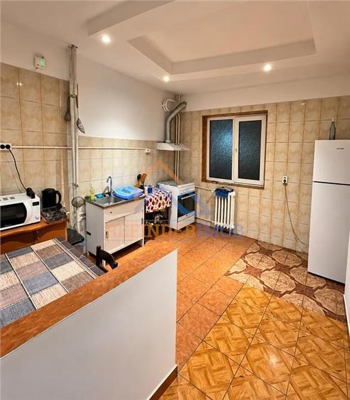 Apartament cu 3 camere decomandat, mobilat în Pantelimon