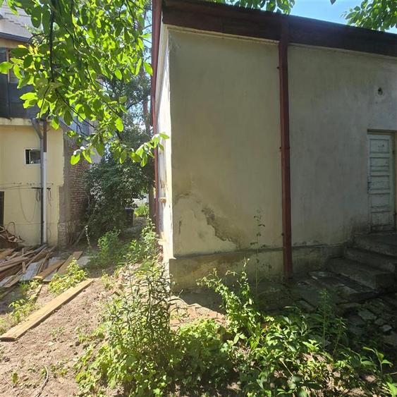 Casă cu 2 camere cu Teren 244 Mp în Ultracentral