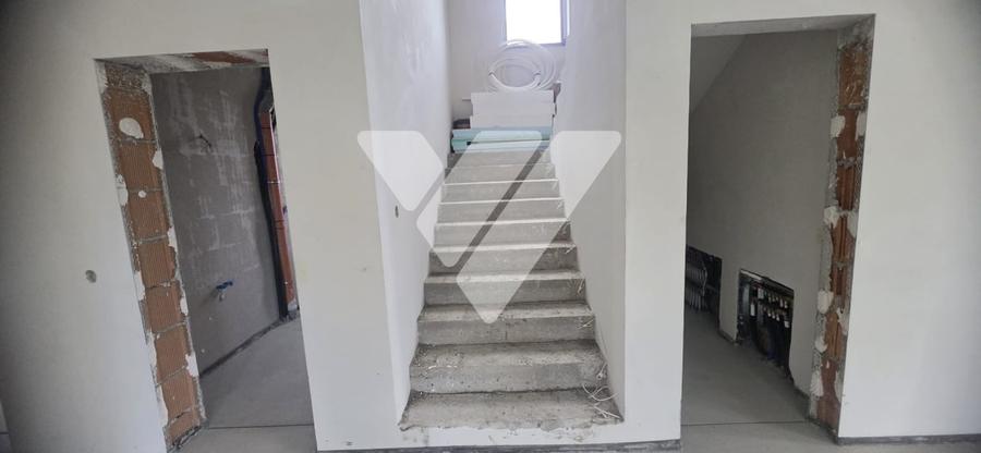 Casă individuală cu 5 camere cu Canalizare în Cisnădie