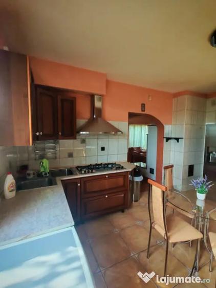 Casă cu 4 camere cu Teren 678 Mp în Europa
