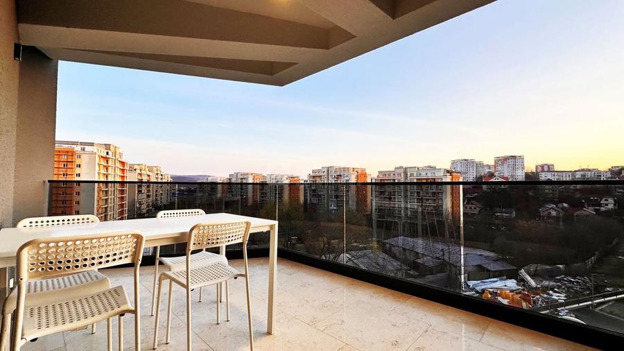 Apartament cu 4 camere decomandat, mobilat în Tătărași