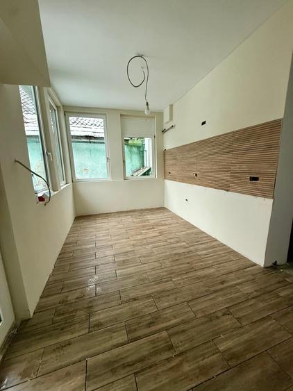 Casă individuală cu 4 camere cu Teren 313 Mp în Schei