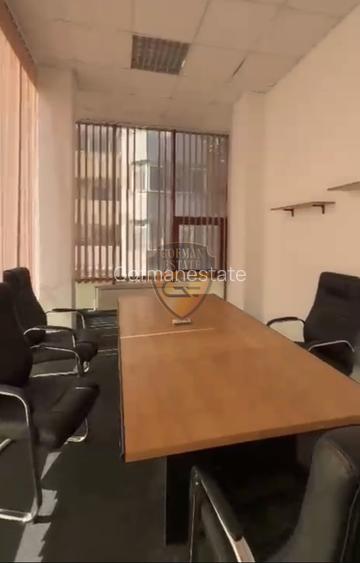 Clădire de birouri modernă de închiriat – 224 mp parter / 220 mp etaj