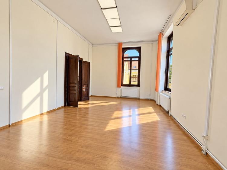 Birou, de 66 mp, în Ultracentral