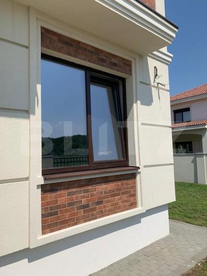 Casă individuală cu 4 camere cu Garaj în Dumbrăvița
