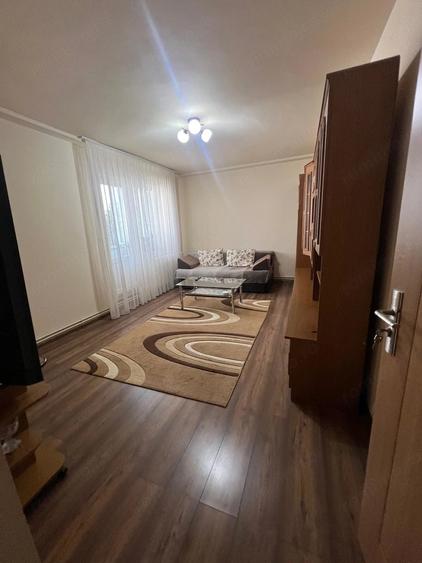 Apartament cu 3 camere de vanzare - 1