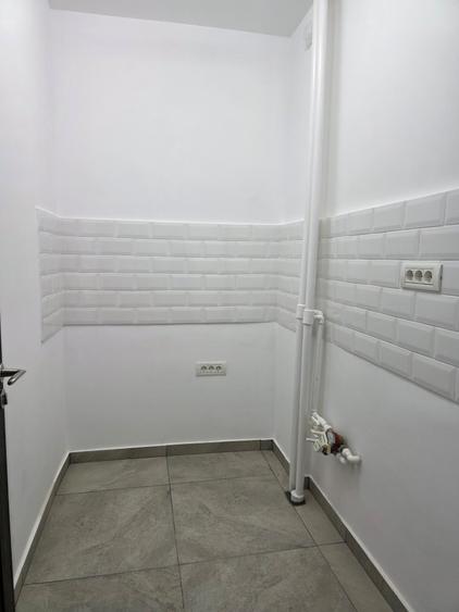 Garsonieră decomandată în Pajura