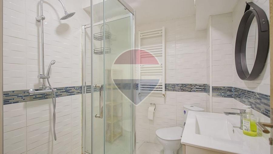 Apartament cu 3 camere decomandat, mobilat în Tractorul