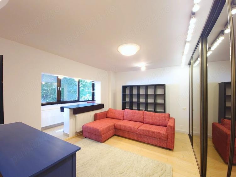 Apartament cu 2 camere decomandat în P-ța Victoriei