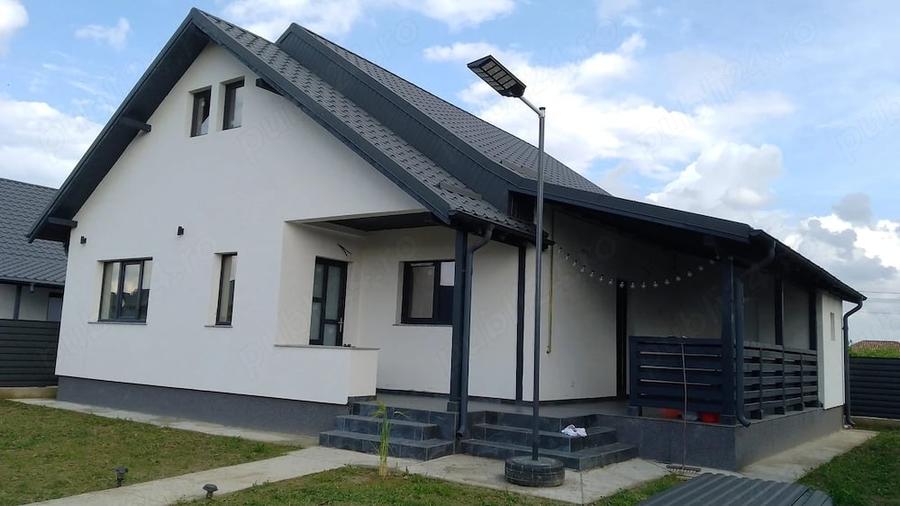 Casă cu 2 camere cu Teren 400 Mp în Central