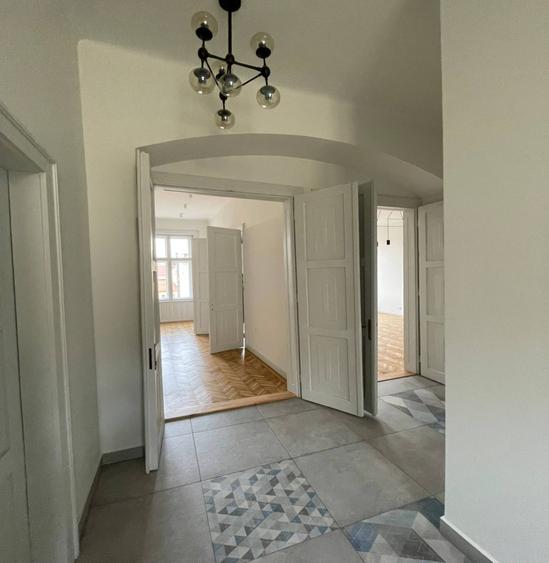 Apartament cu 3 camere în Central