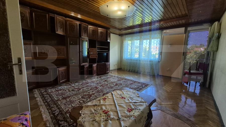 Casă individuală cu 12 camere cu Canalizare în Semicentral