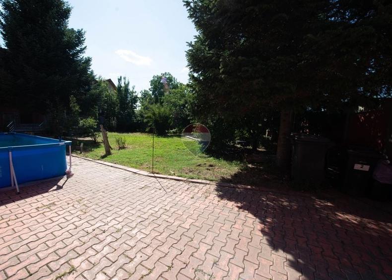 Casă individuală cu 9 camere cu Teren 1200 Mp în Cornetu