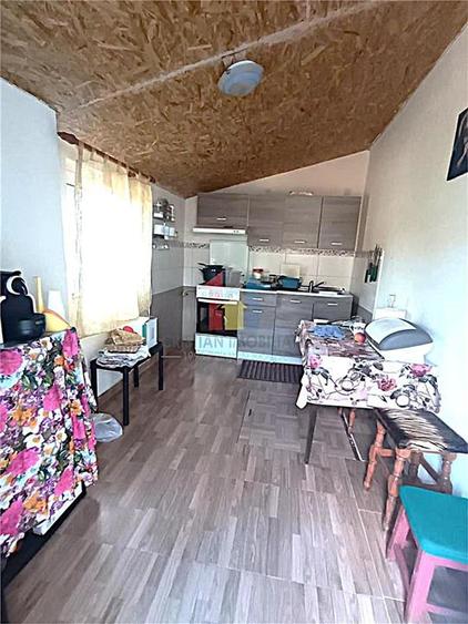 Casă cu 4 camere cu Teren 443 Mp în Cazasu
