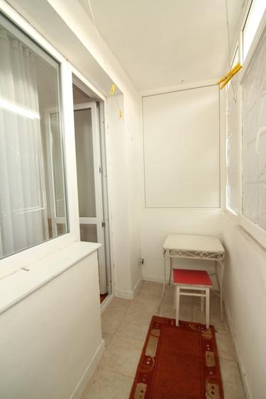 Apartament cu 3 camere semidecomandat în Gara de Nord