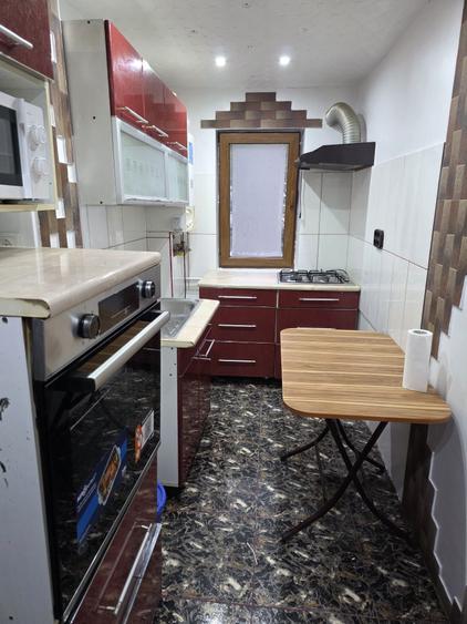 Apartament cu 3 camere decomandat în Obor