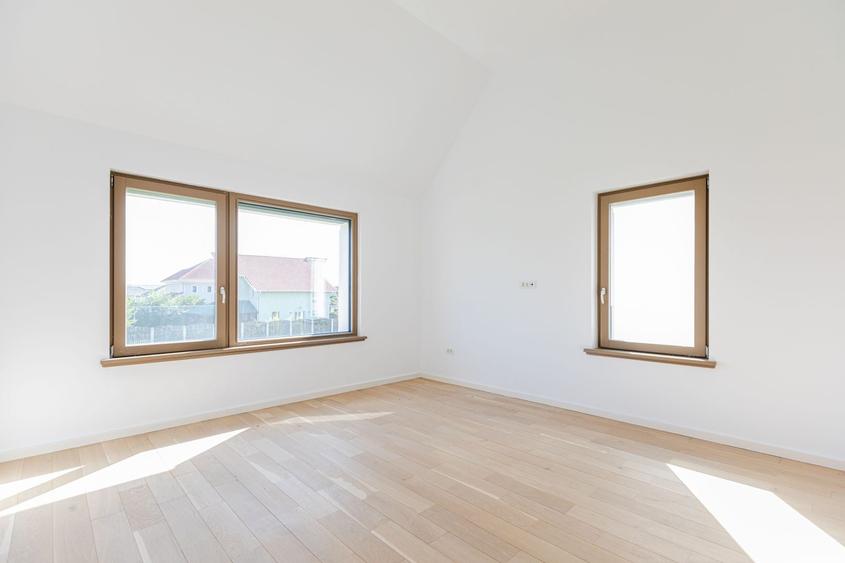 Duplex cu 4 camere cu Canalizare în Exterior Nord