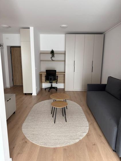 Apartament cu 2 camere semidecomandat în Est