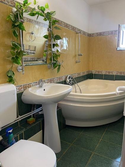 Apartament cu 4 camere decomandat în Dosu Bricii