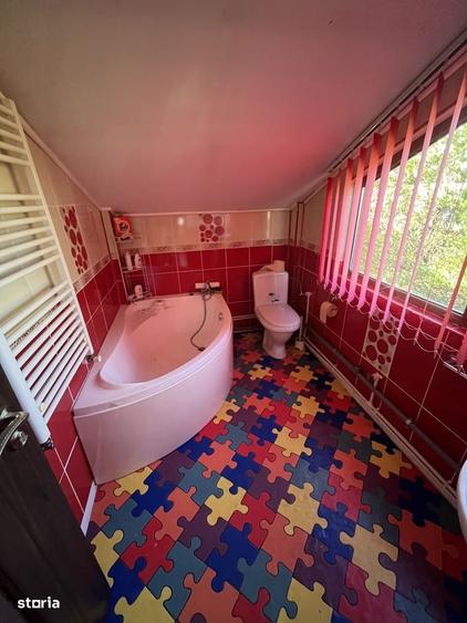 Casă cu 4 camere în Ghermănești