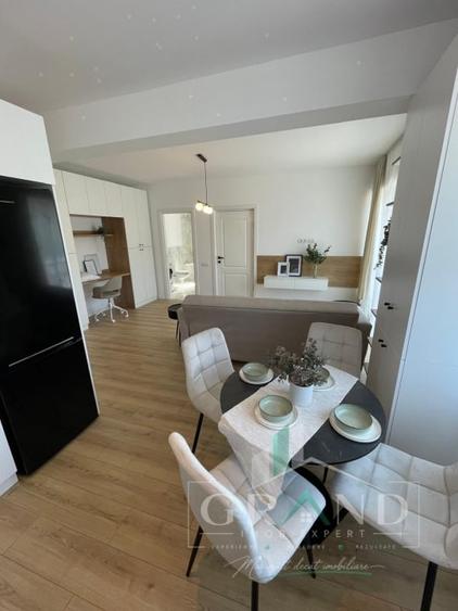 Apartament cu 2 camere semidecomandat, mobilat în Florești