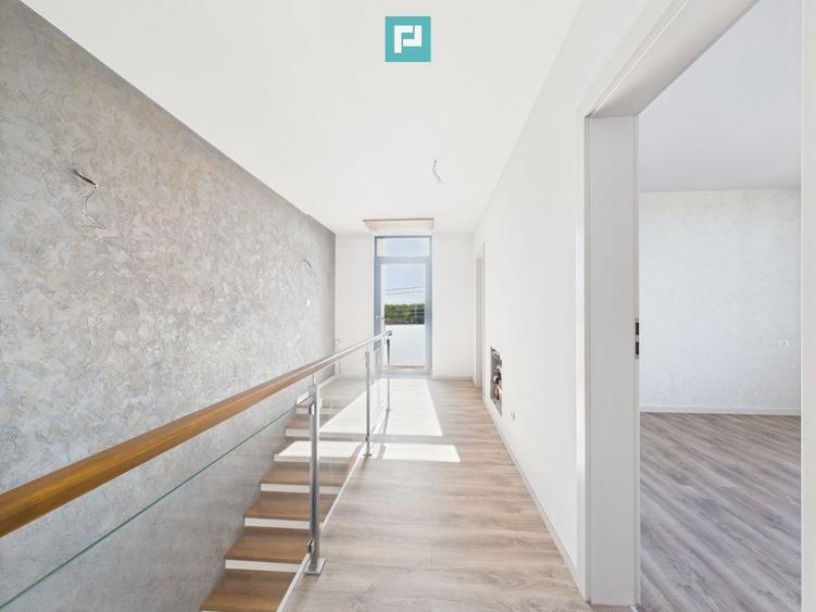 Duplex cu 5 camere cu Canalizare în Giarmata
