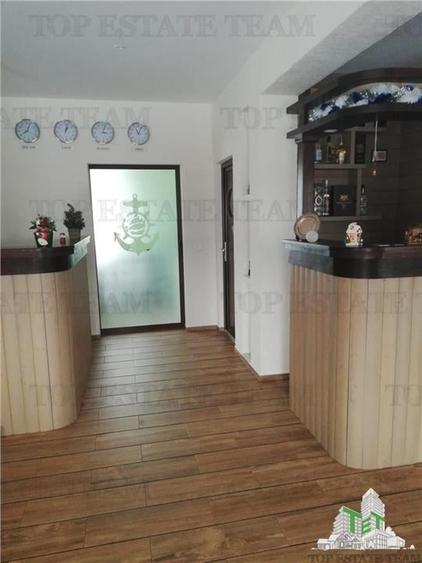 Casă individuală cu 15 camere cu Teren 1004 Mp în Central