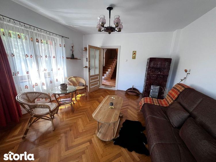 Casă cu 5 camere cu Teren 936 Mp în Central
