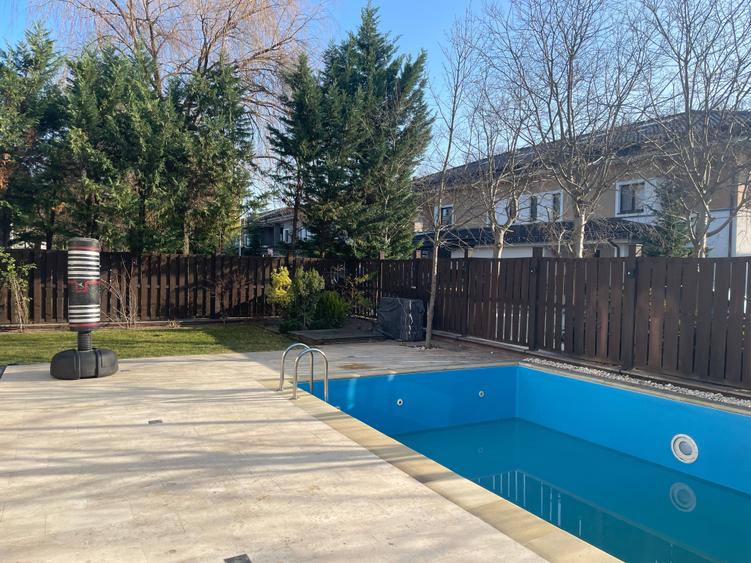 Duplex cu 6 camere cu Canalizare în Pipera