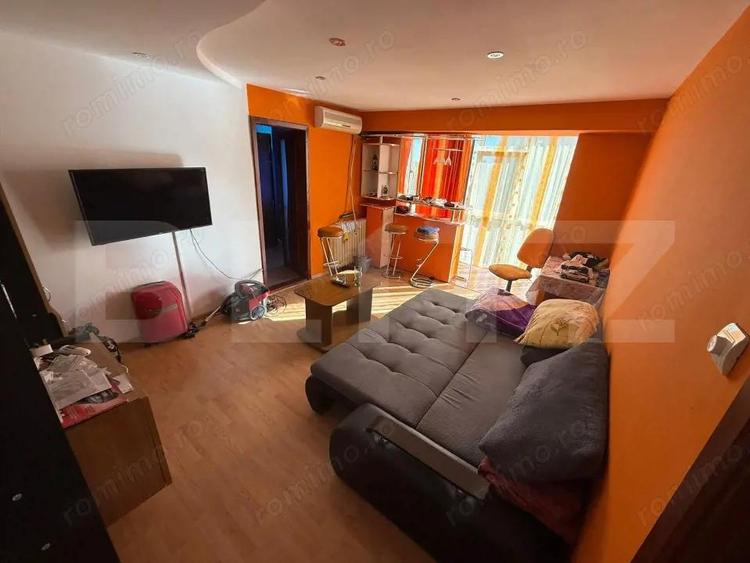 Apartament cu 2 camere semidecomandat, mobilat în Central
