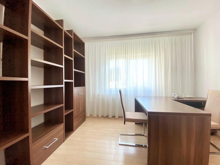 Apartament cu 4 camere decomandat în Vitan Mall
