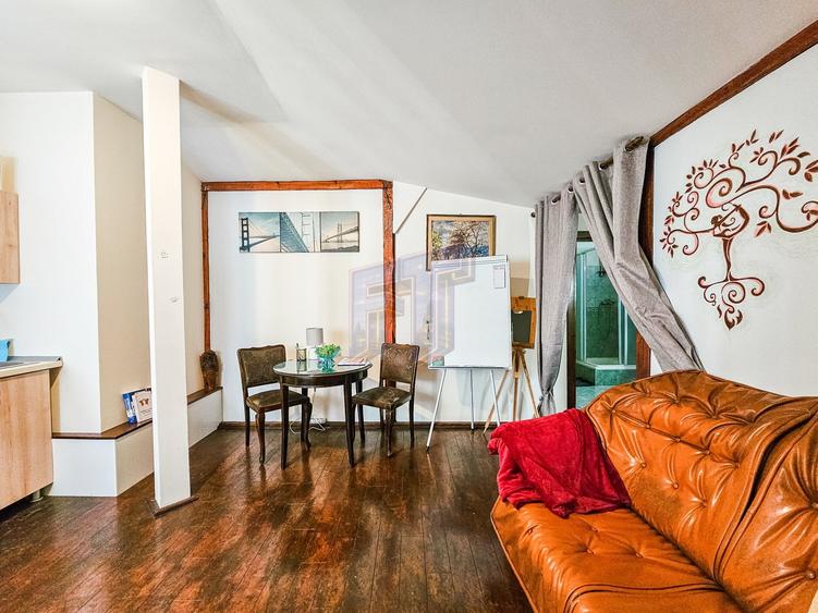 Apartament cu 3 camere decomandat, mobilat în P-ța Alba Iulia