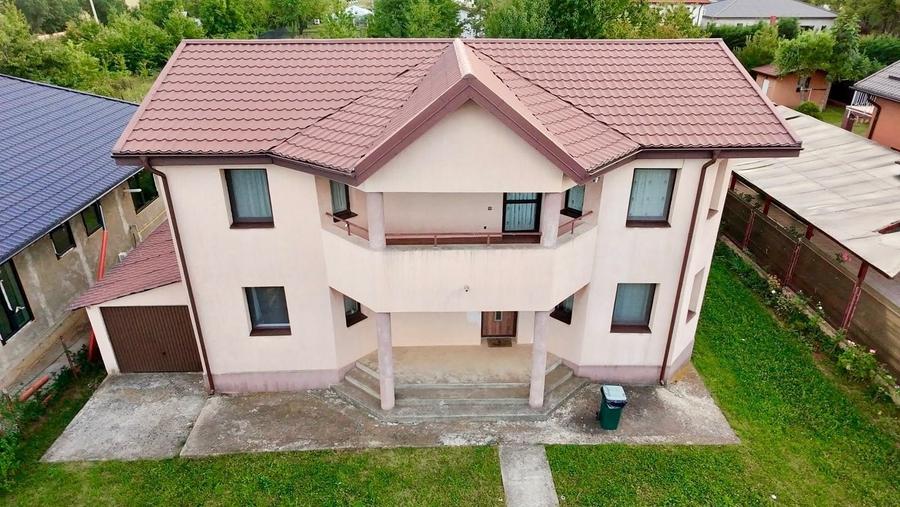 Casă cu 4 camere în Central