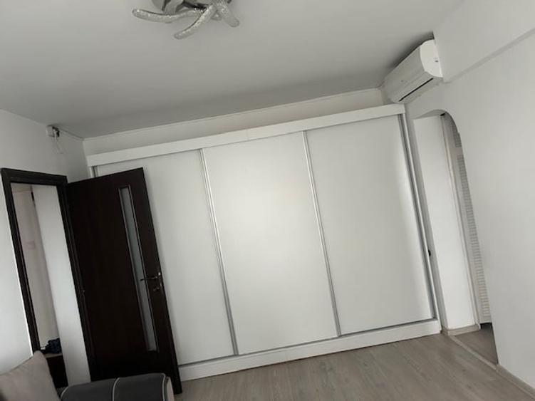Apartament cu 2 camere semidecomandat în 1 Mai