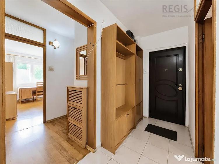 Apartament cu 4 camere decomandat în Sud