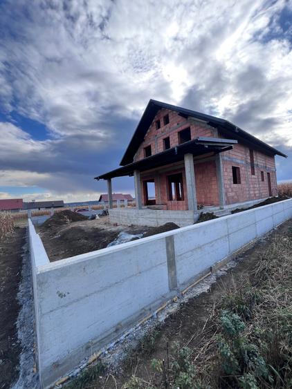 Apartament cu 2 camere semidecomandat în Ițcani
