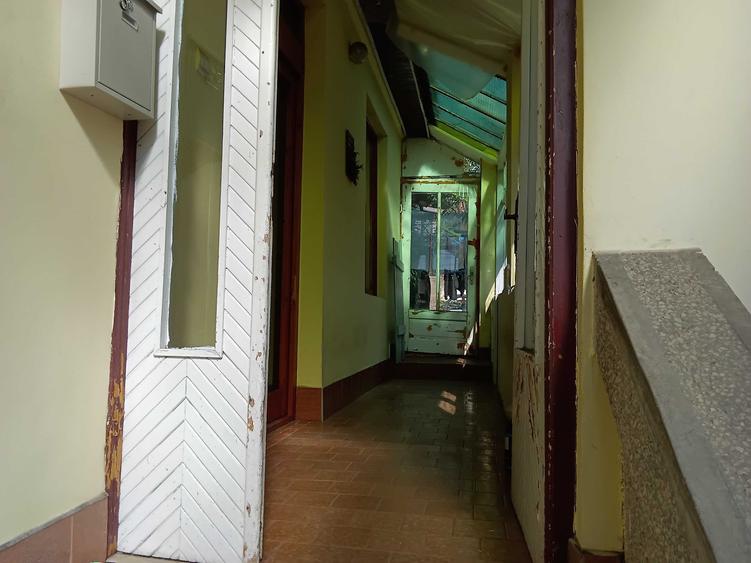 Casă cu 2 camere în Central