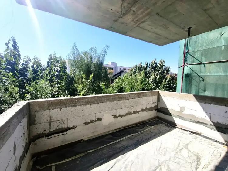 Apartament cu 4 camere decomandat în Theodor Pallady