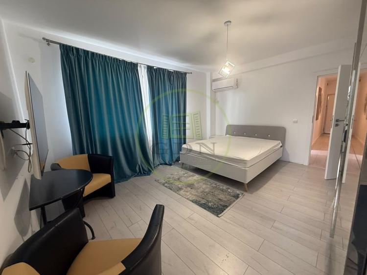 Apartament cu 3 camere decomandat, mobilat în Central